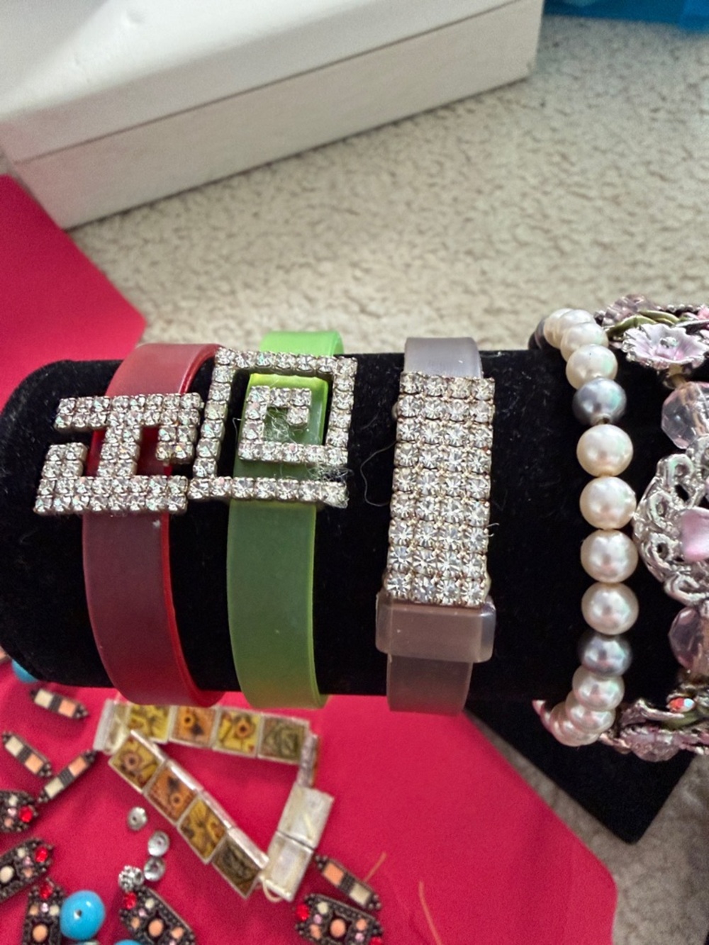 Lot/box Fashion Bracelets,bracelet/matching earrings & broken bracelet pieces - Picture 3 of 14